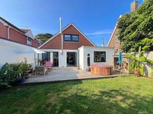 5 bedroom Detached for sale in Hayling Island
