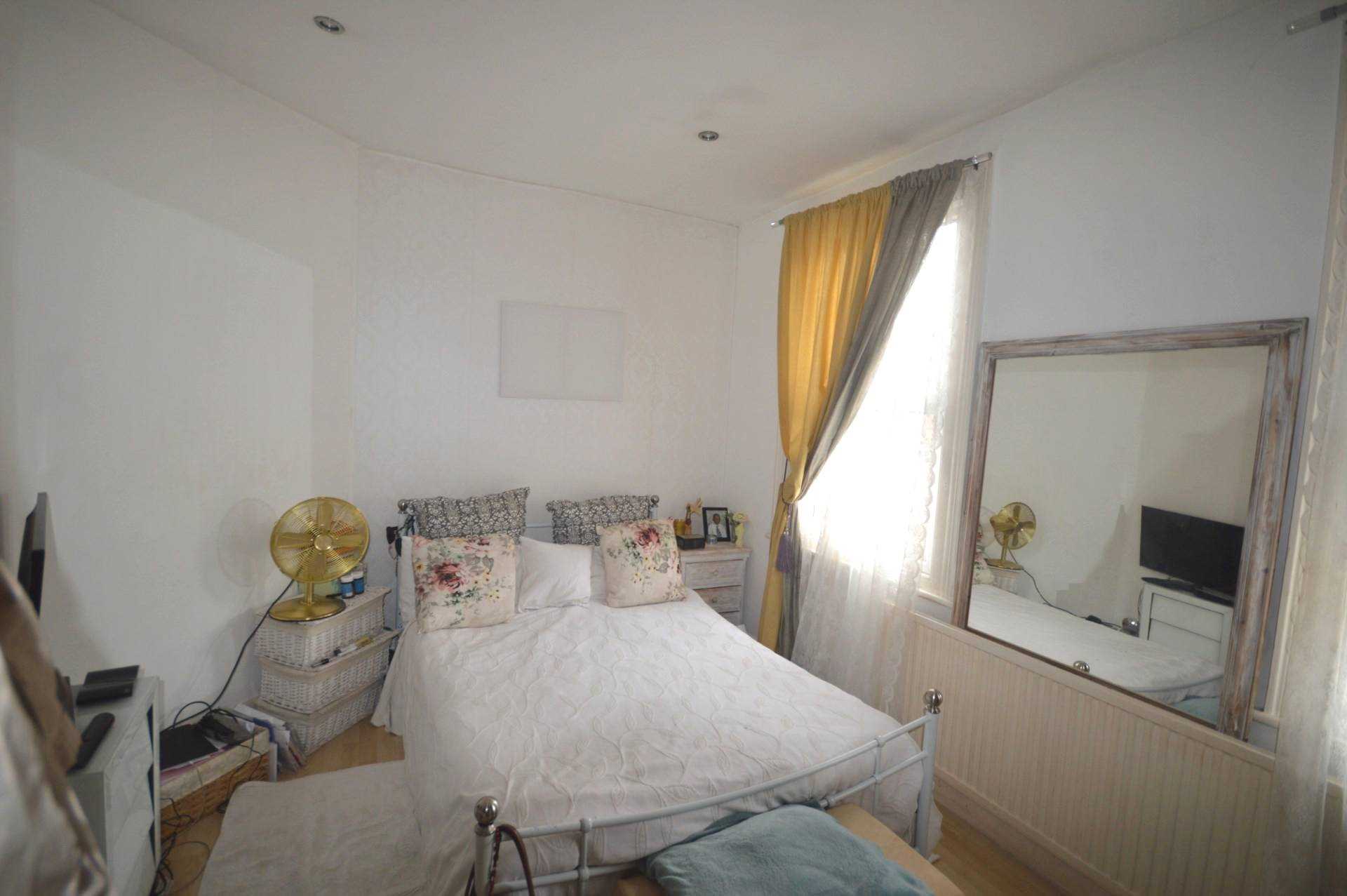 Additional Property Image 3 bedroom Terraced to rent in London 13