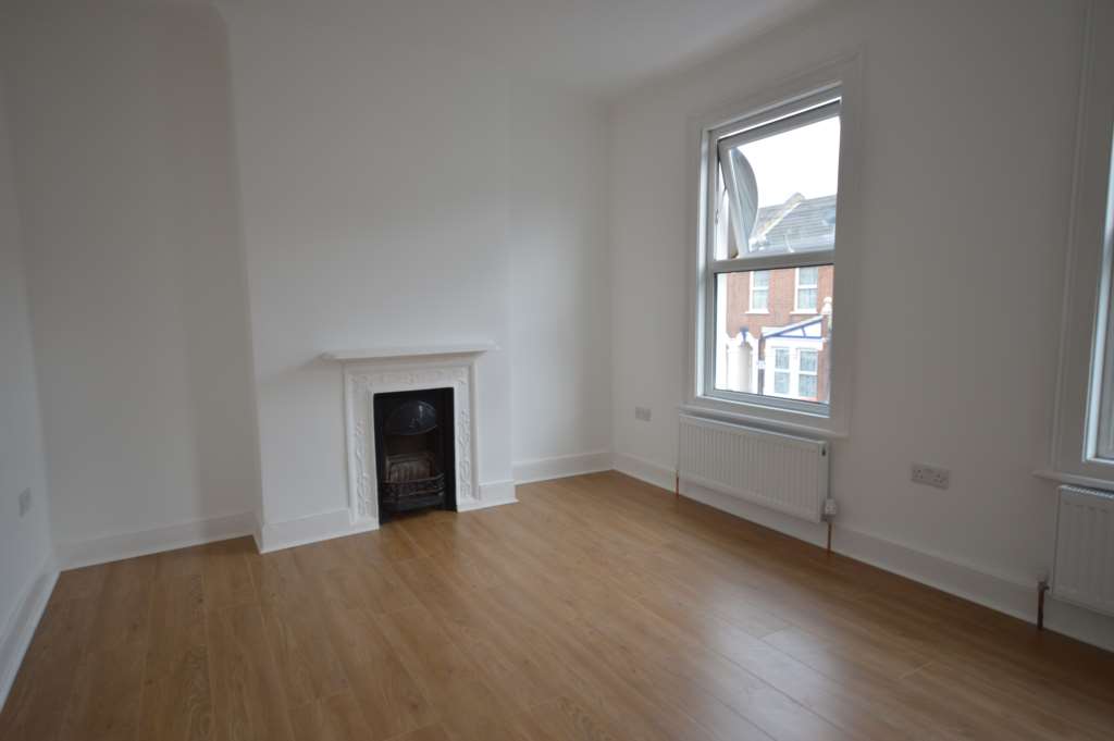 Additional Property Image 3 bedroom House to rent in London 18