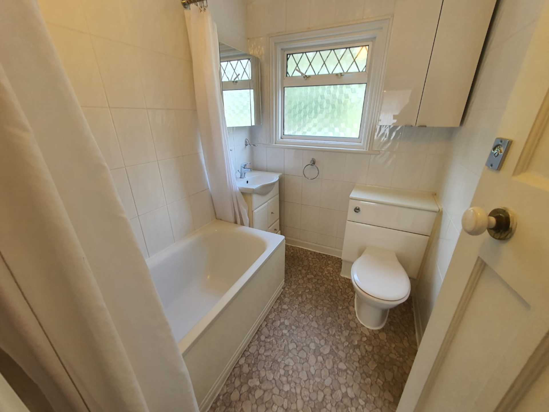 Additional Property Image 3 bedroom Semi Detached to rent in London 9