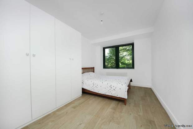 Additional Property Image 2 bedroom Flat for sale in London 8