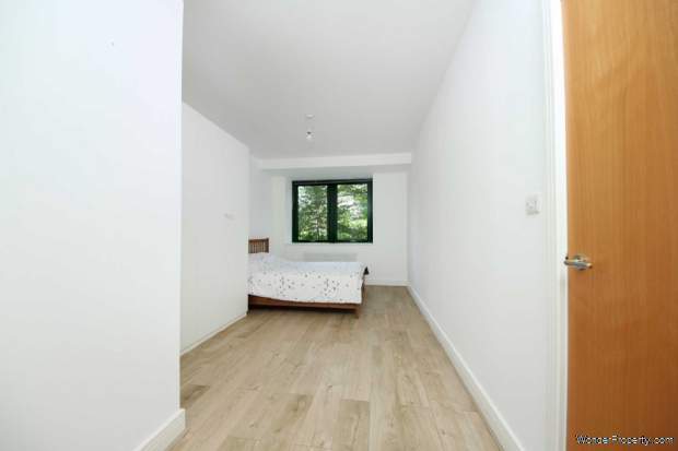 Additional Property Image 2 bedroom Flat for sale in London 9