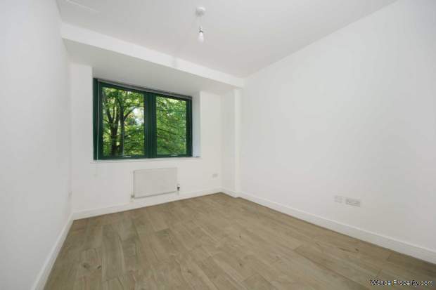 Additional Property Image 2 bedroom Flat for sale in London 13