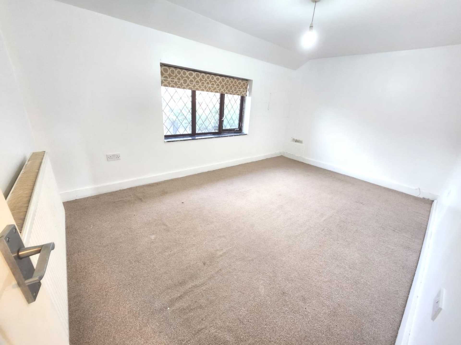 Additional Property Image 3 bedroom Semi Detached to rent in Aylesbury 2
