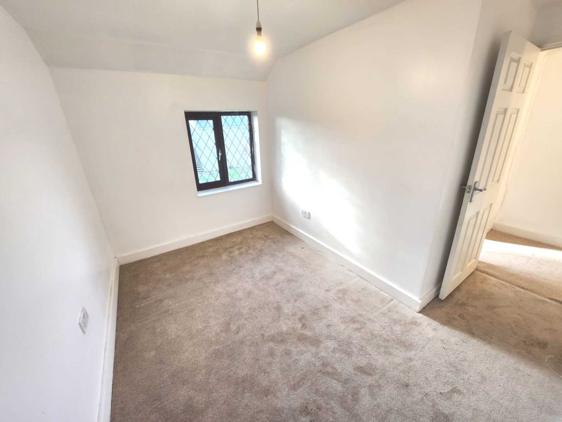 Additional Property Image 3 bedroom Semi Detached to rent in Aylesbury 3