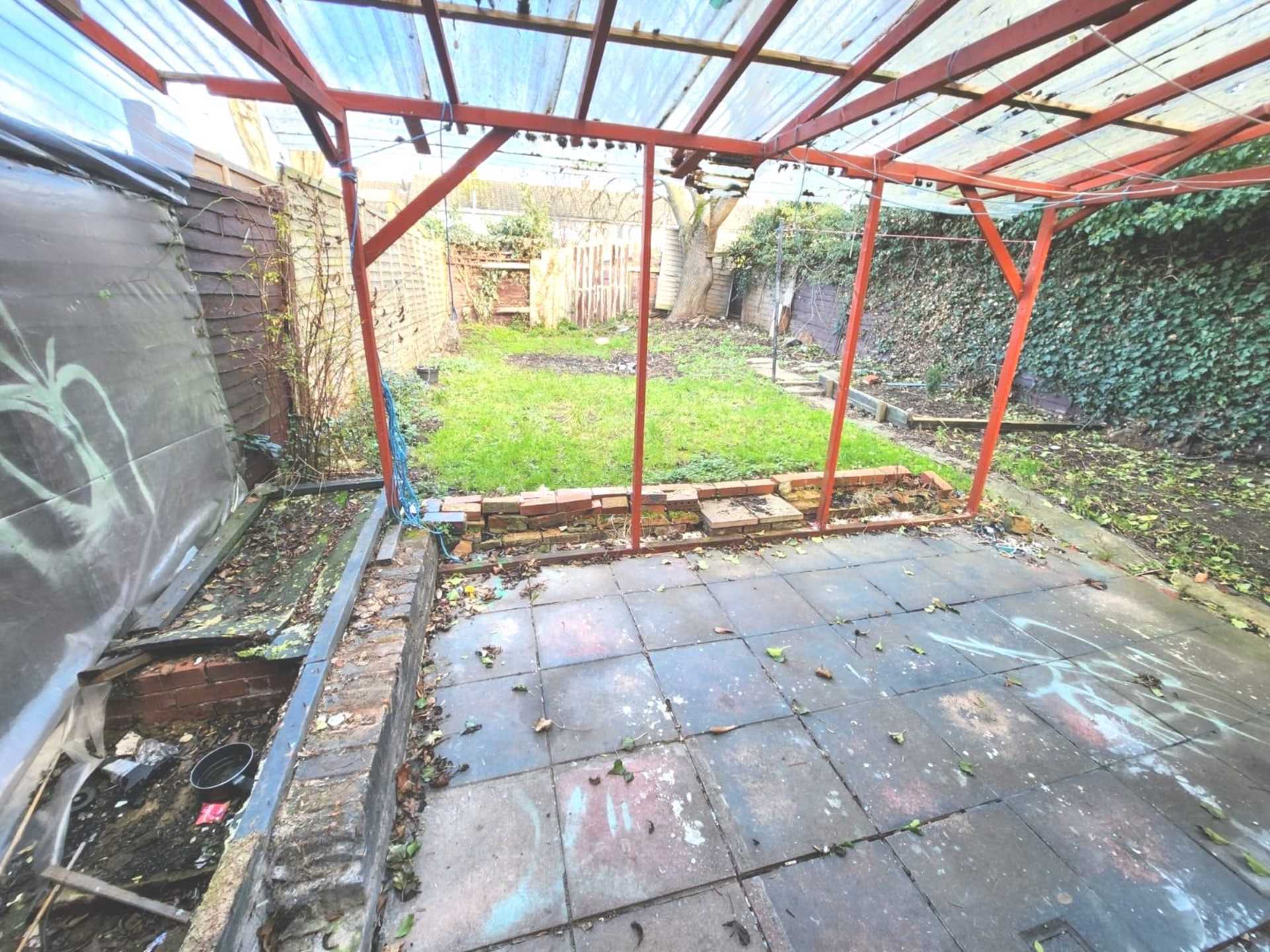 Additional Property Image 3 bedroom Semi Detached to rent in Aylesbury 10
