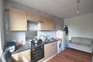 2 bedroom Flat to rent in Southall