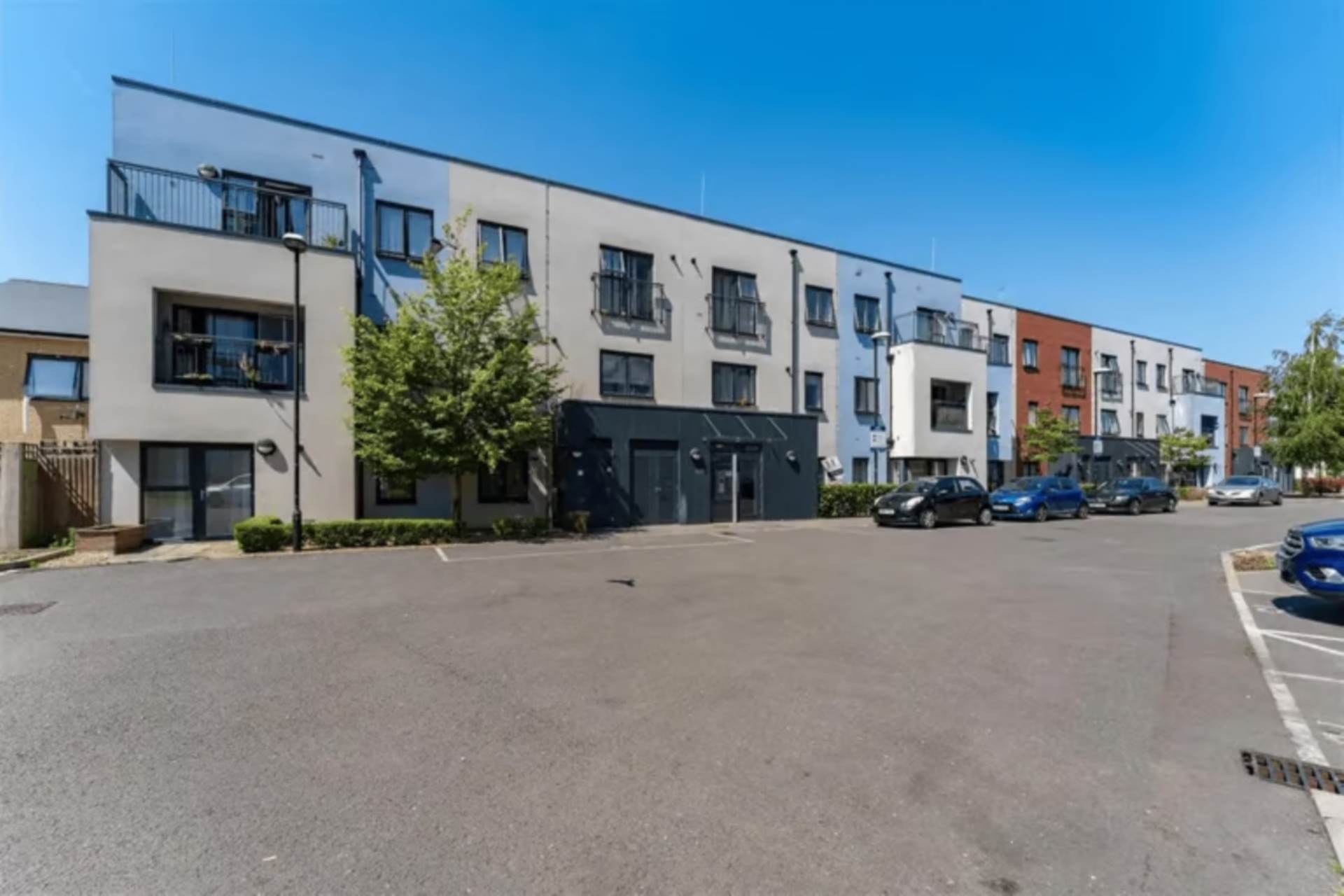 Additional Property Image 3 bedroom Apartment for sale in Southall 9