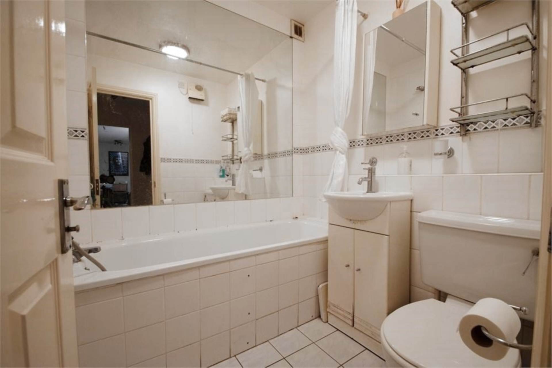 Additional Property Image 2 bedroom Apartment for sale in Southall 4
