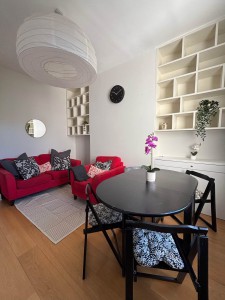 2 bedroom Apartment to rent in London