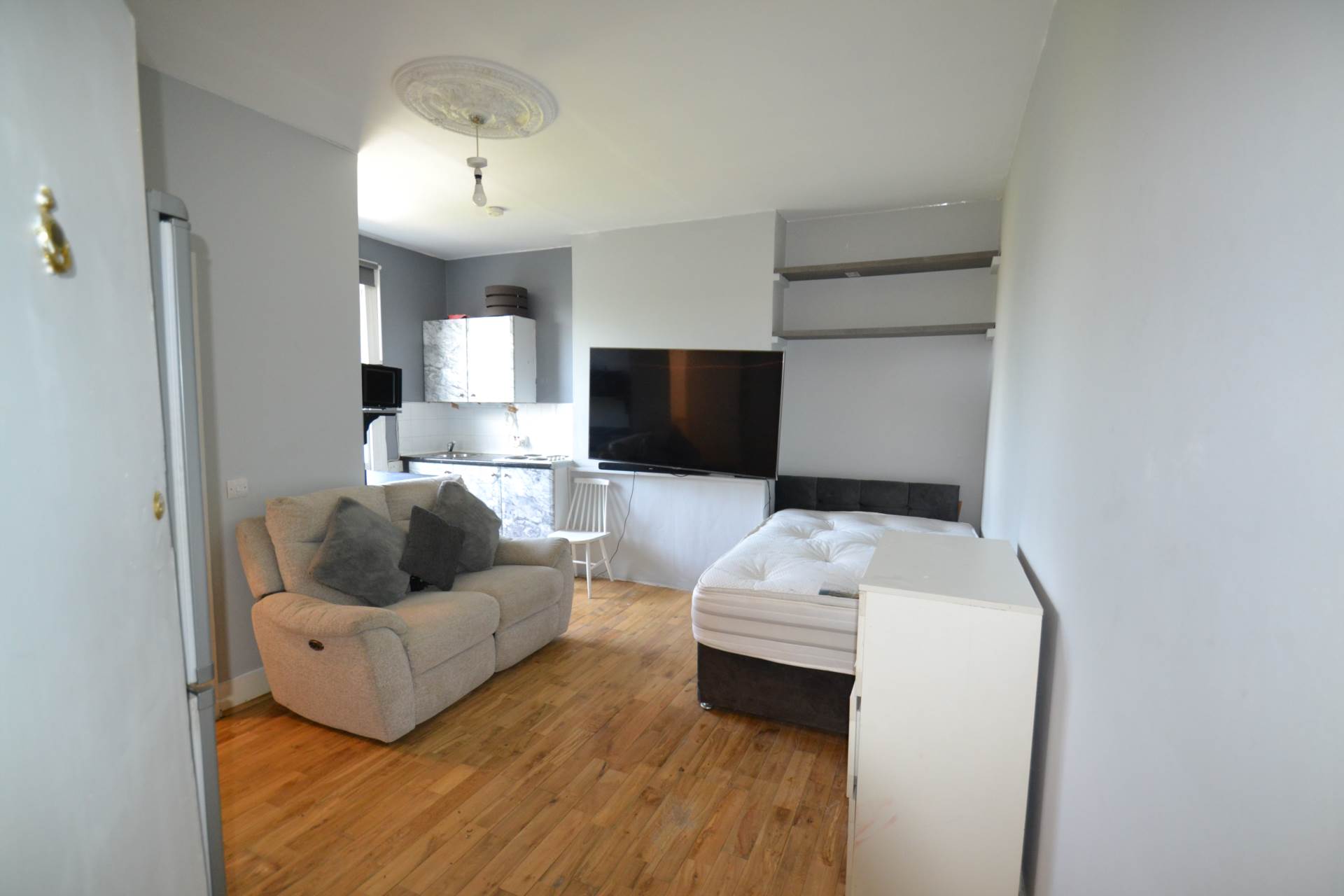 Additional Property Image 1 bedroom Studio to rent in London 4