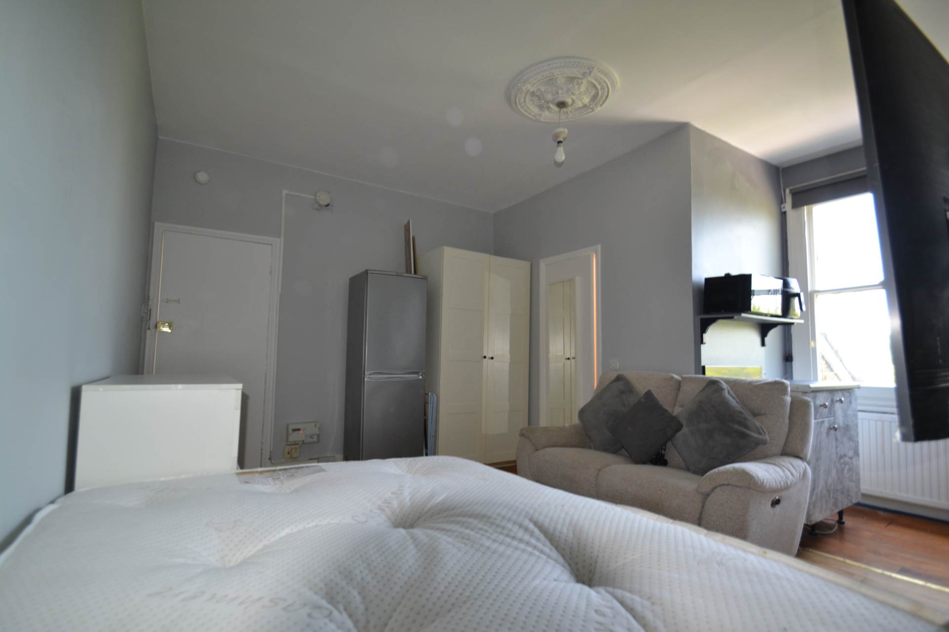 Additional Property Image 1 bedroom Studio to rent in London 12