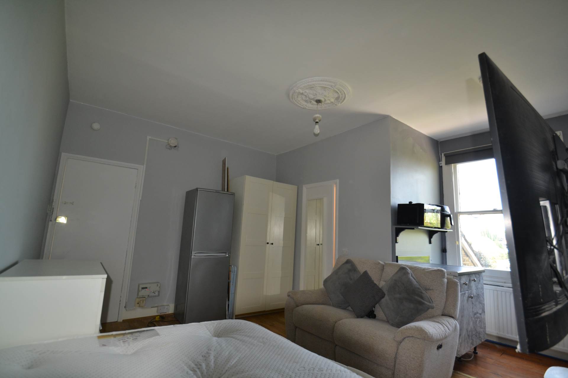 Additional Property Image 1 bedroom Studio to rent in London 13
