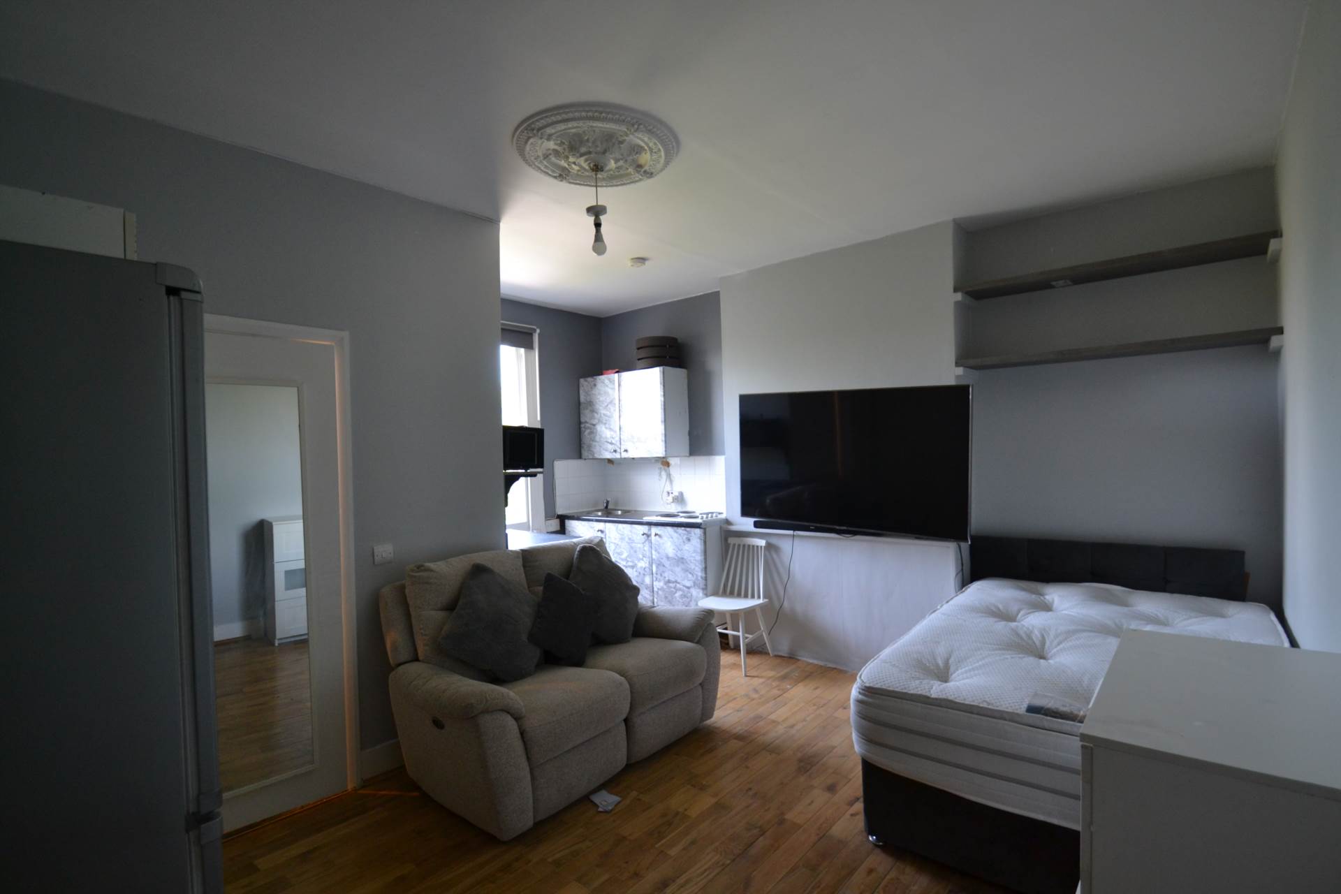 Additional Property Image 1 bedroom Studio to rent in London 15