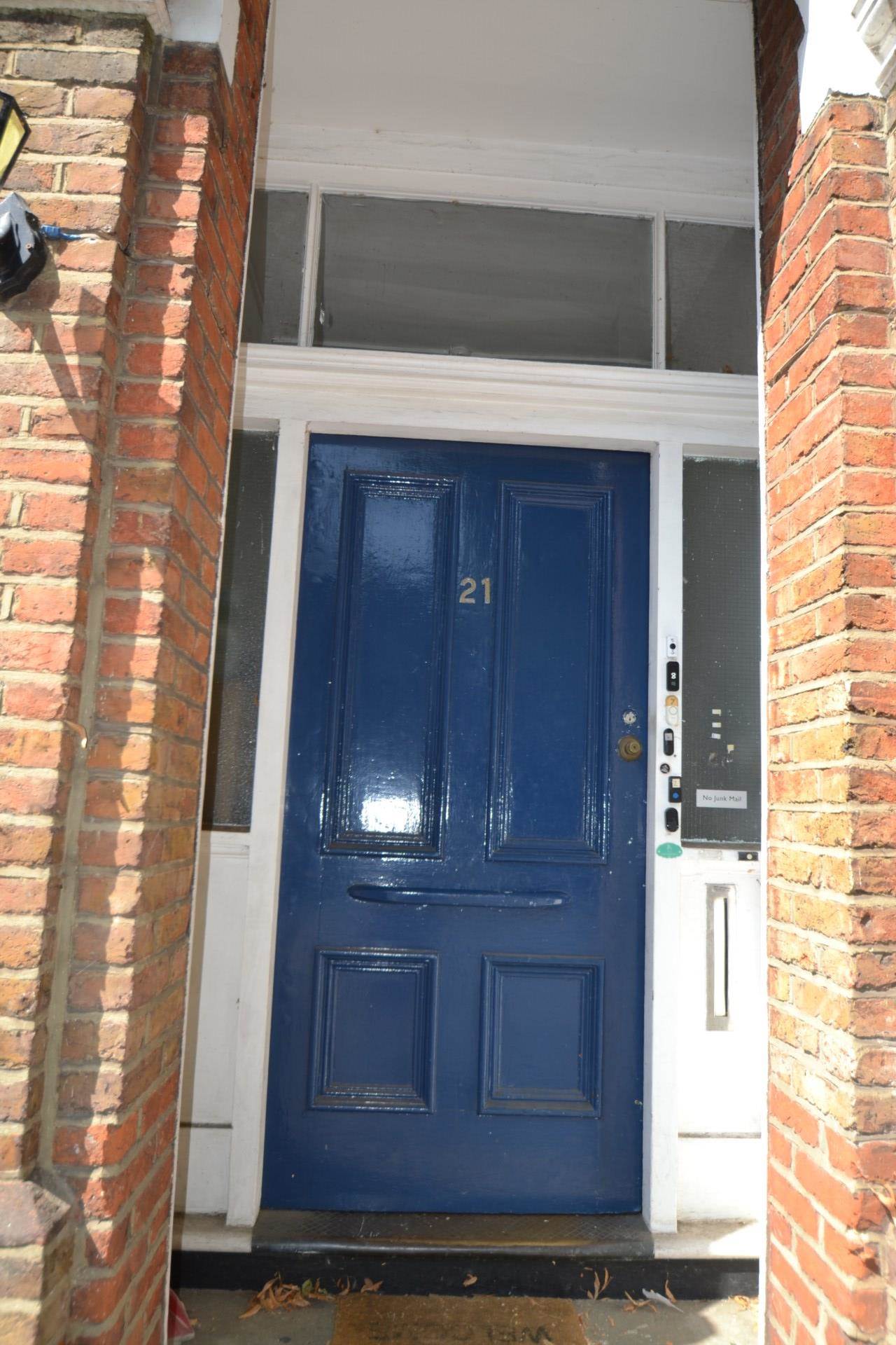 Additional Property Image 1 bedroom Studio to rent in London 18