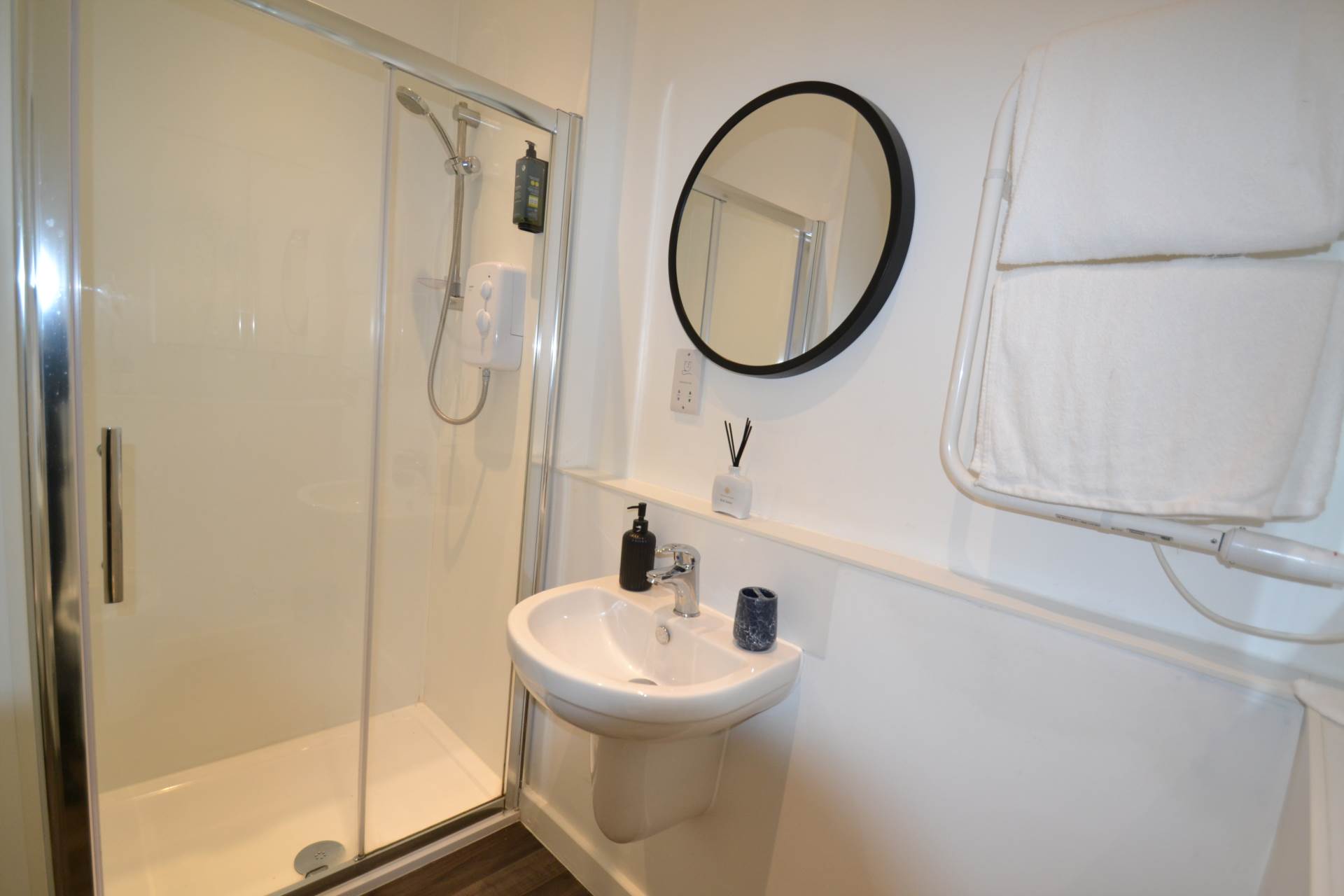 Additional Property Image 1 bedroom Studio to rent in Kingston Upon Thames 5