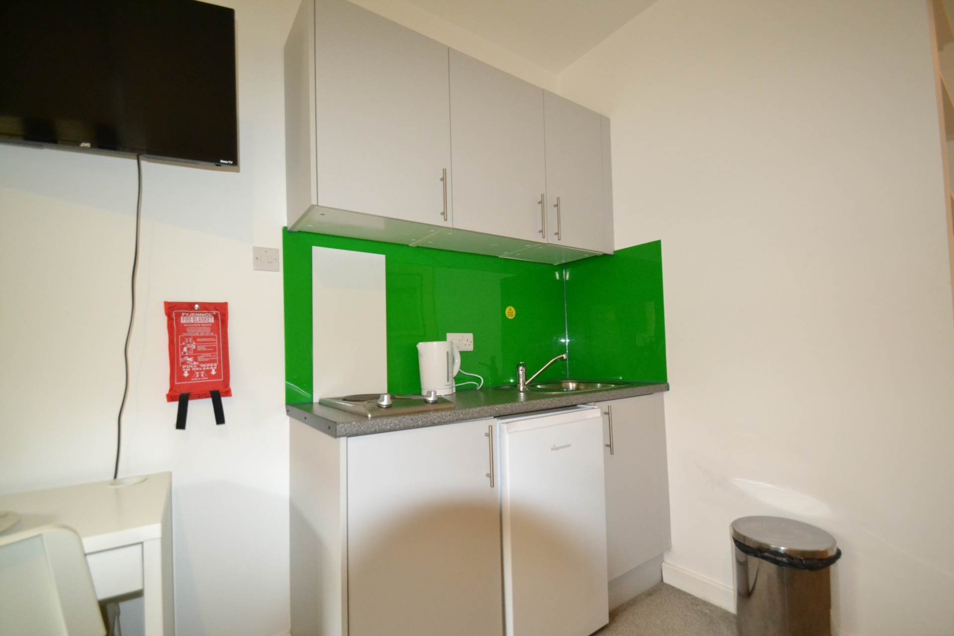 Additional Property Image 1 bedroom Studio to rent in Kingston Upon Thames 8