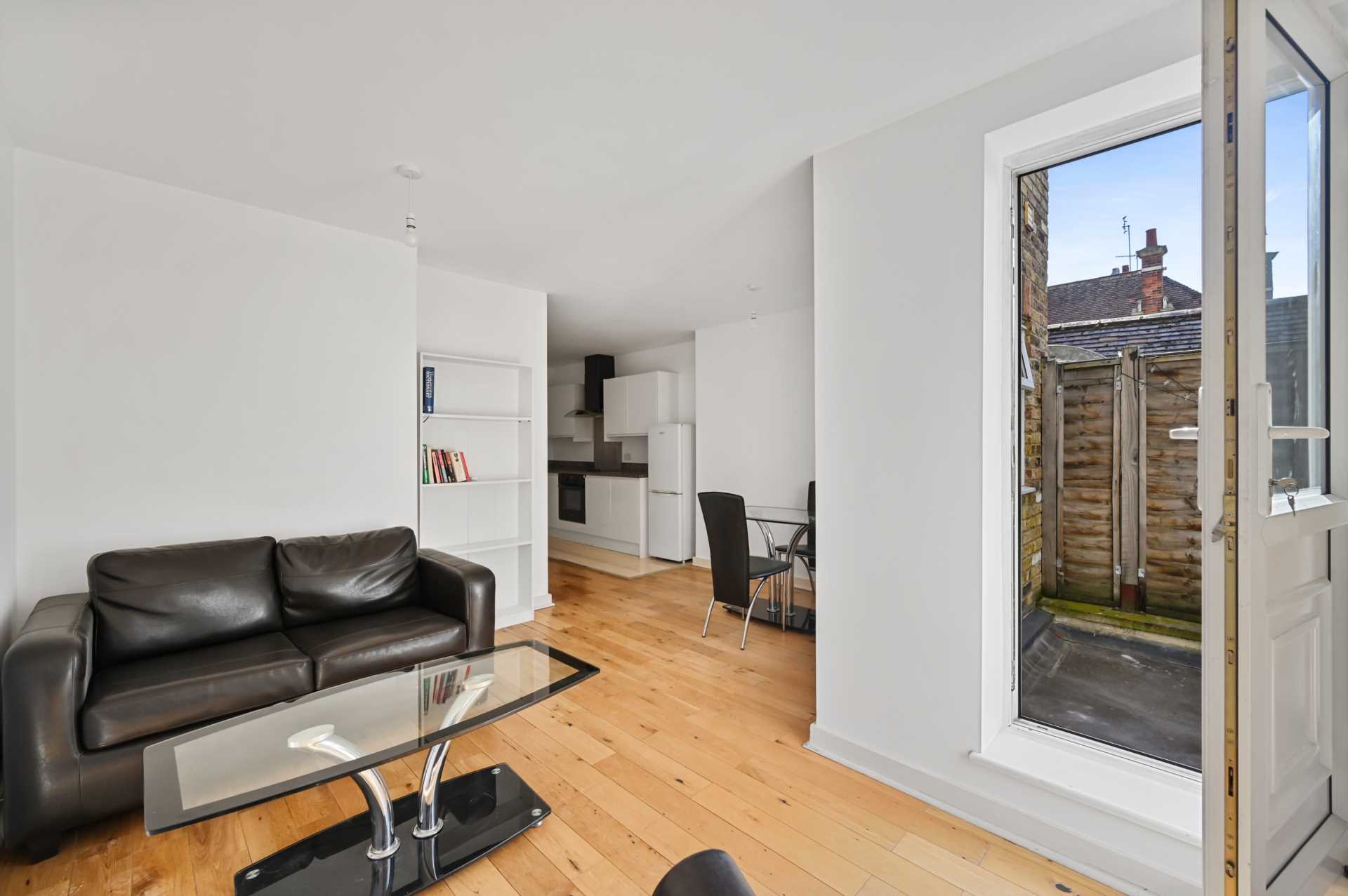 Additional Property Image 1 bedroom Flat to rent in London 8