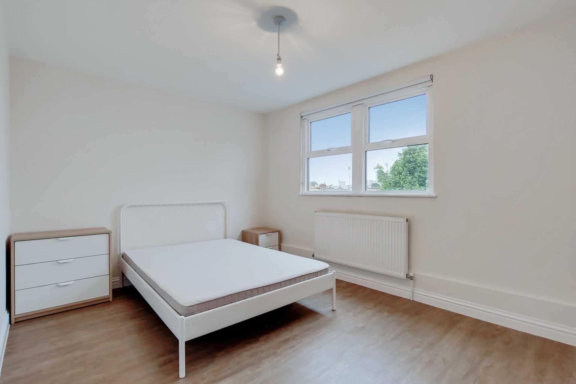 Additional Property Image 3 bedroom Flat to rent in London 8