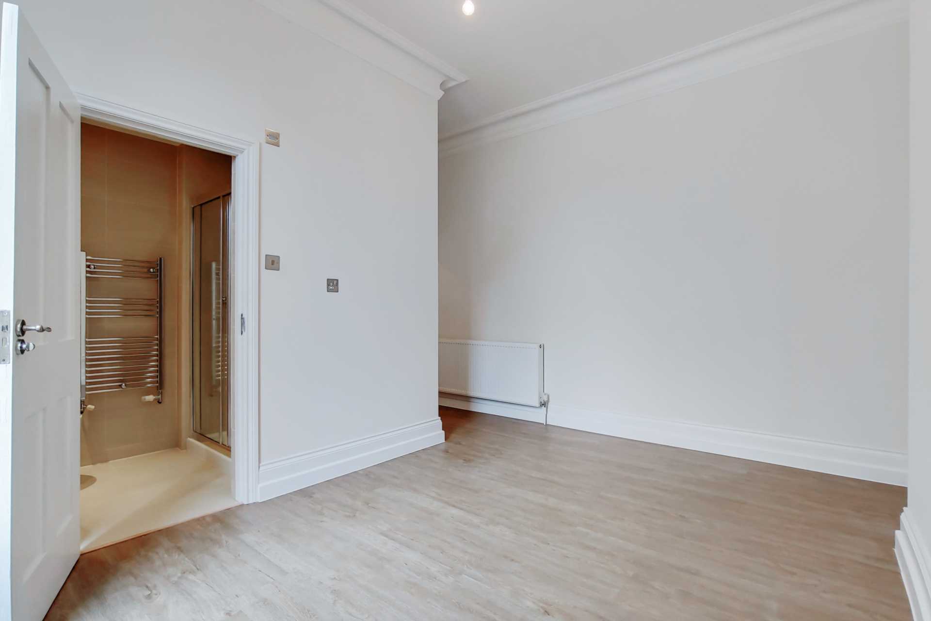 Additional Property Image 3 bedroom Flat to rent in London 10
