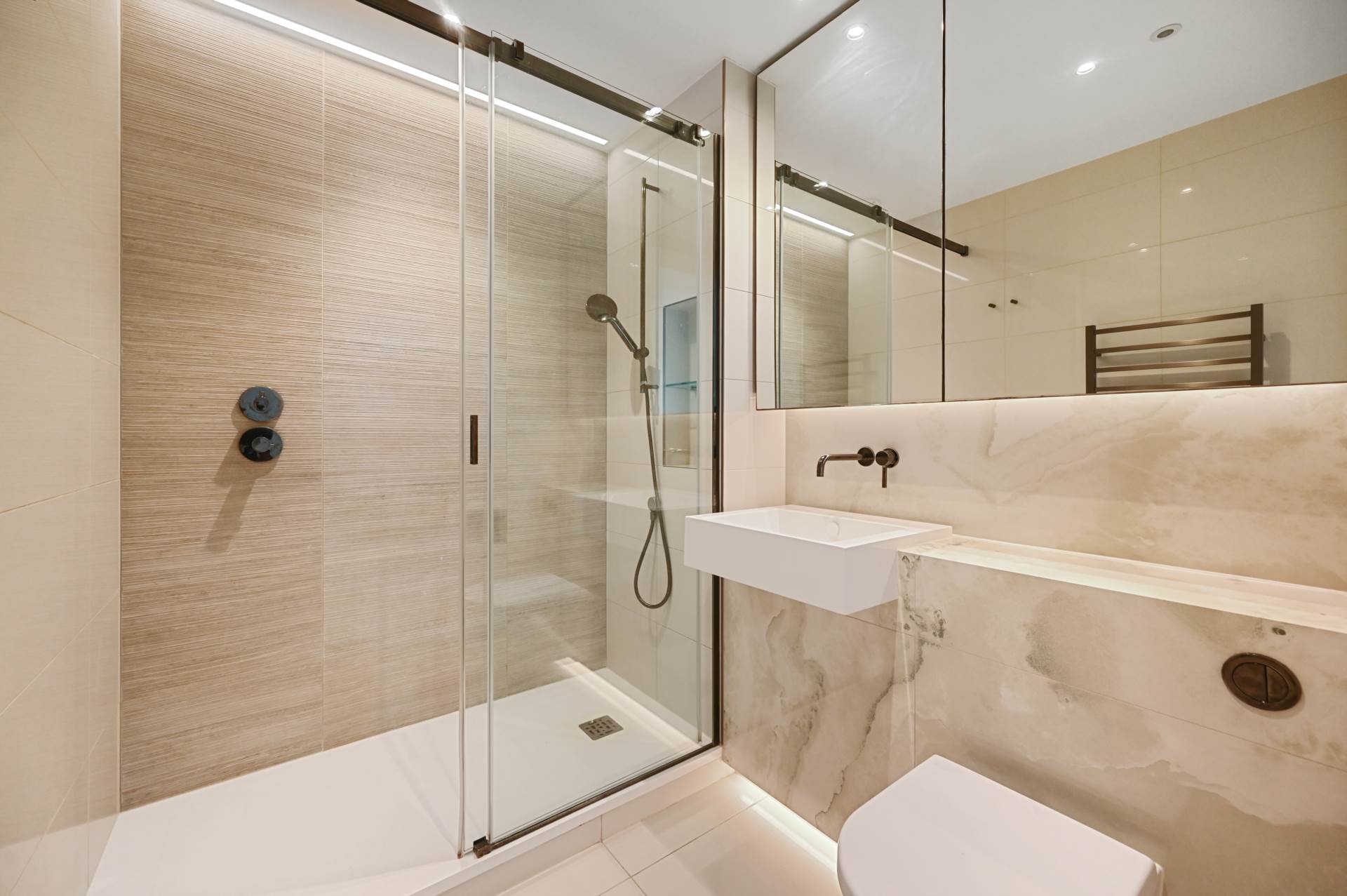 Additional Property Image 2 bedroom Apartment to rent in London 8