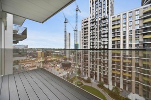 2 bedroom Apartment to rent in London
