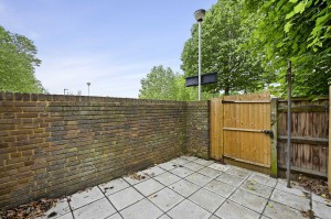 4 bedroom House to rent in London