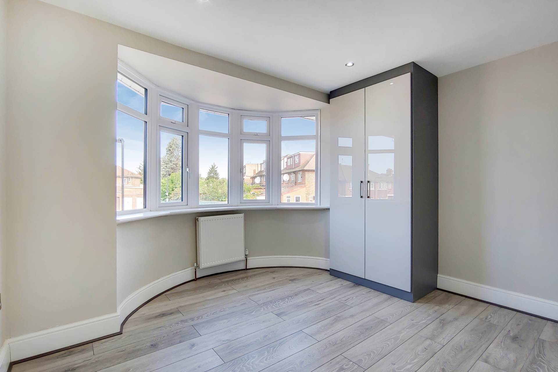 3 bedroom Flat to rent in London