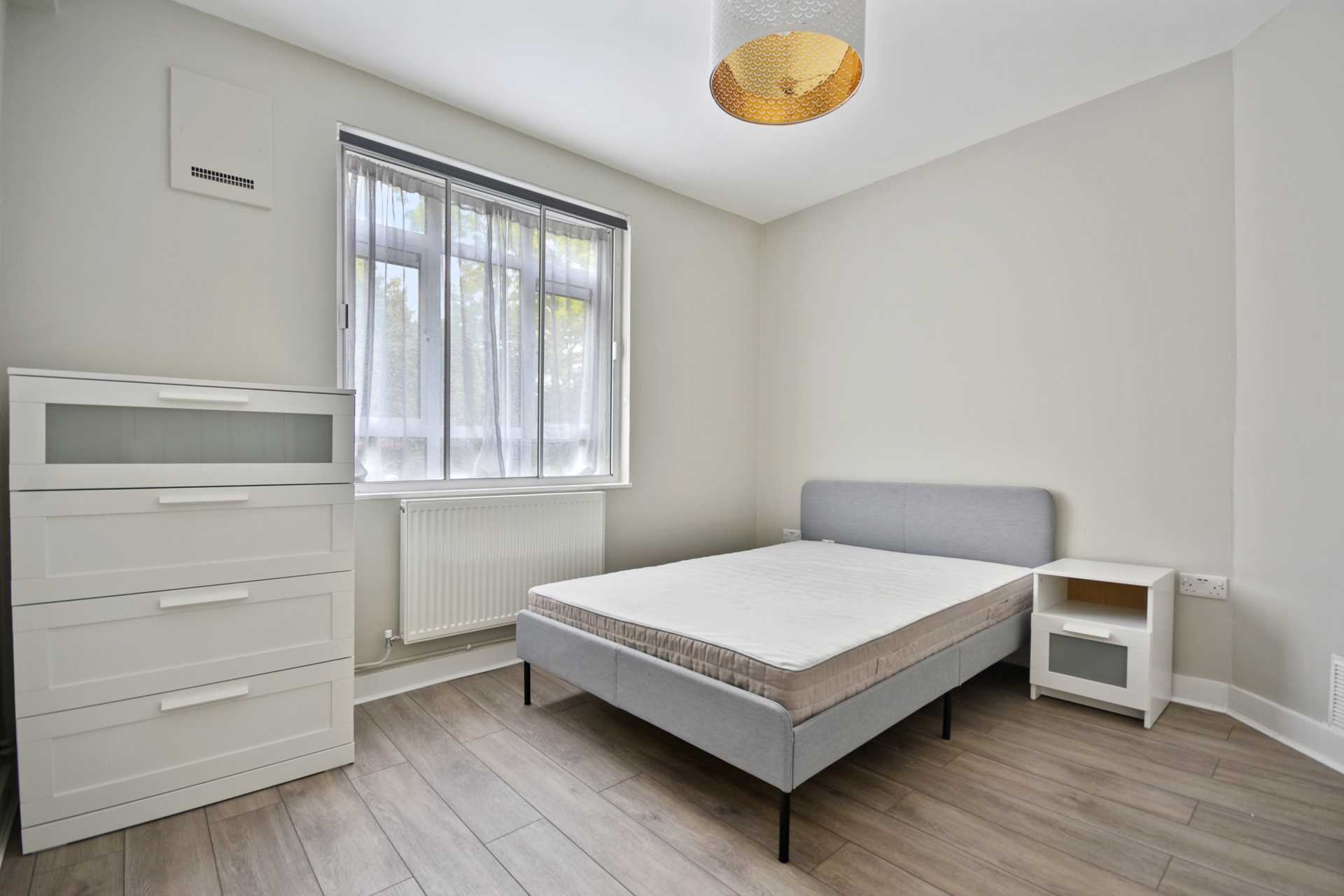 Additional Property Image 4 bedroom Flat to rent in London 8