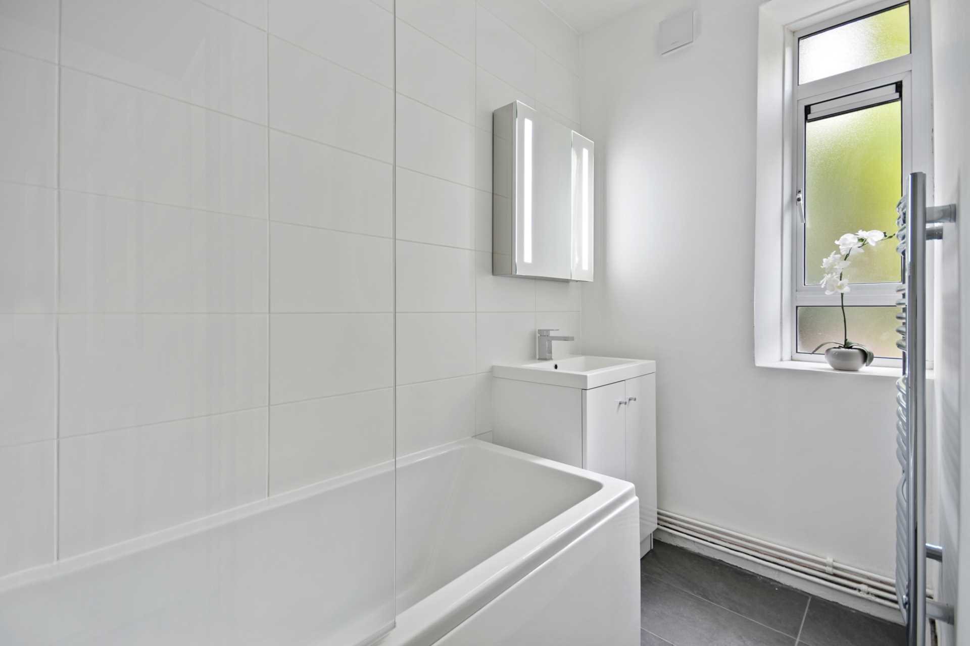 Additional Property Image 4 bedroom Flat to rent in London 9