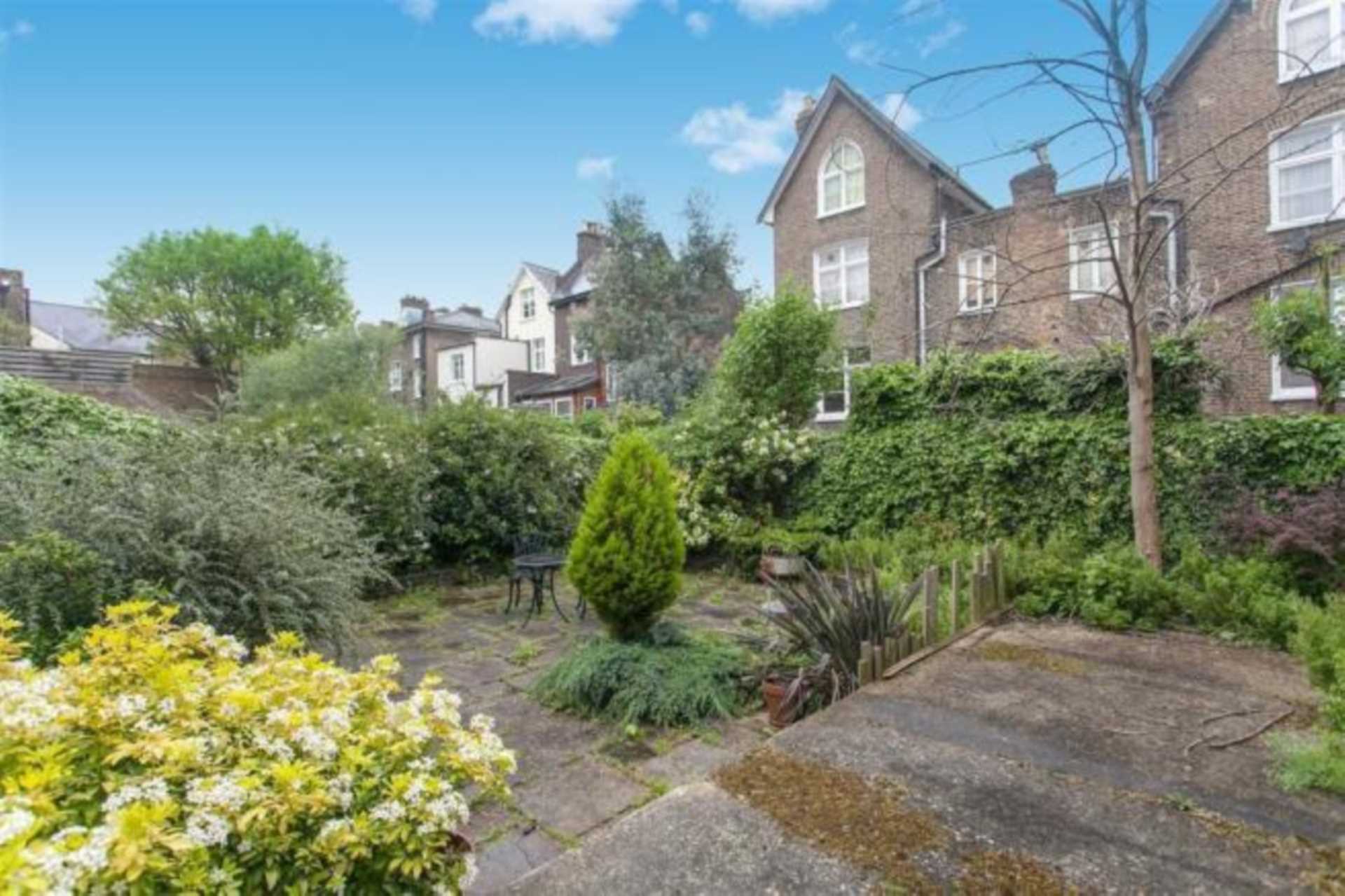 Additional Property Image 1 bedroom Flat to rent in London 8