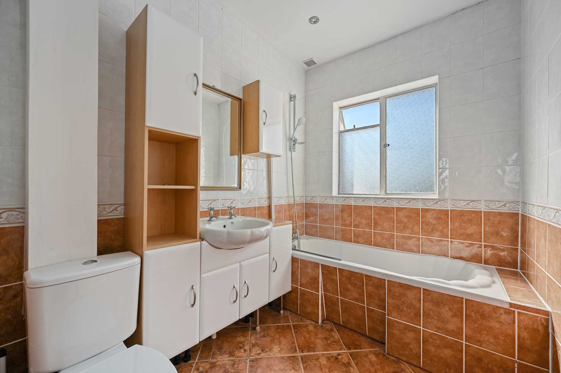 Additional Property Image 3 bedroom Flat to rent in London 9
