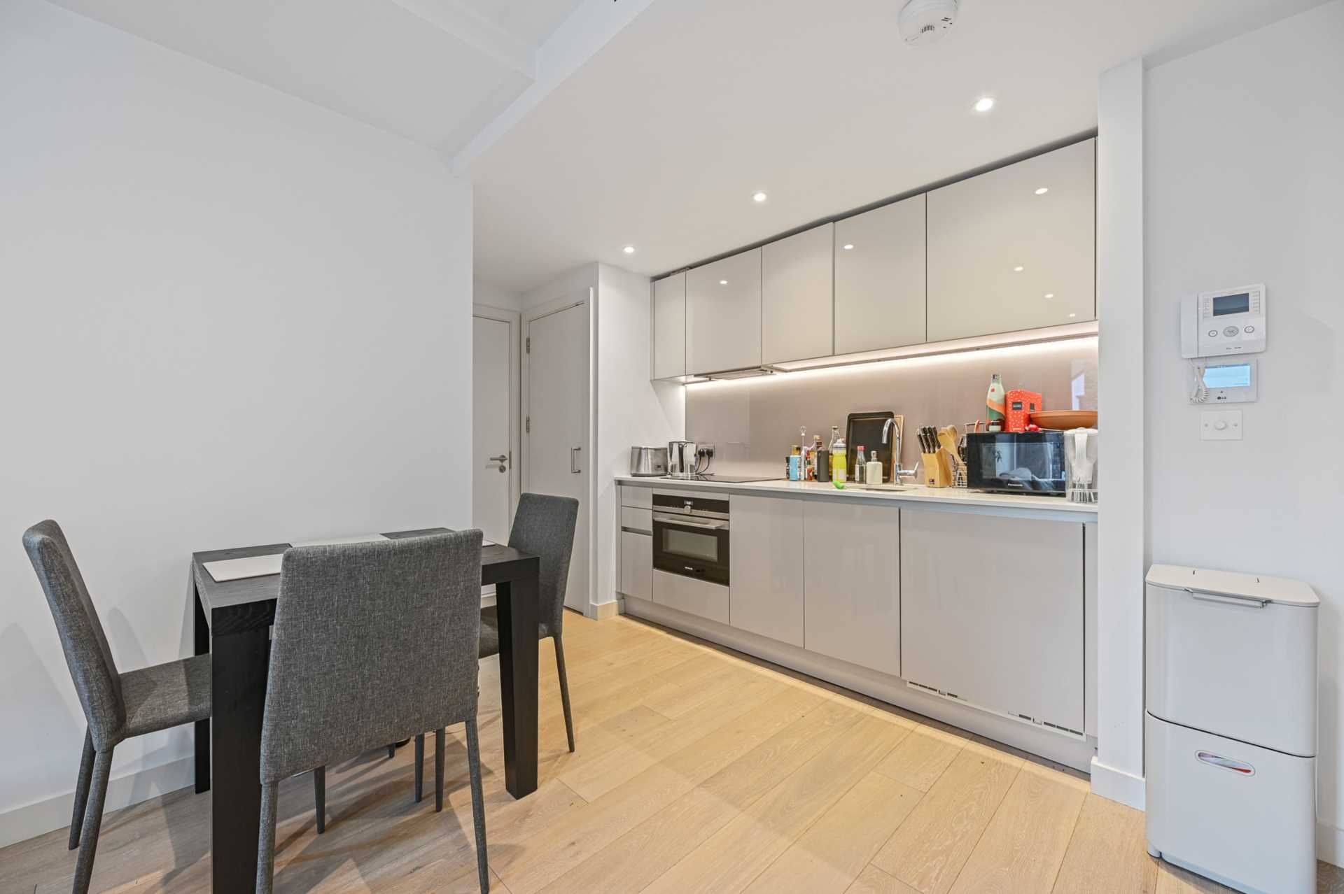 Additional Property Image 1 bedroom Apartment for sale in London 4