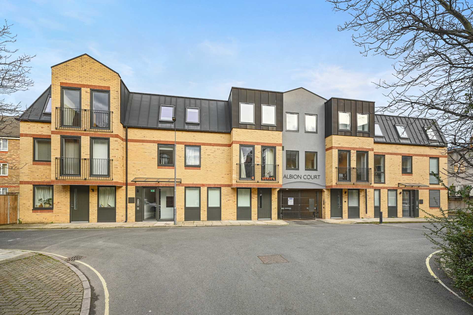 Additional Property Image 1 bedroom Apartment for sale in London 11