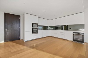 3 bedroom Apartment for sale in London