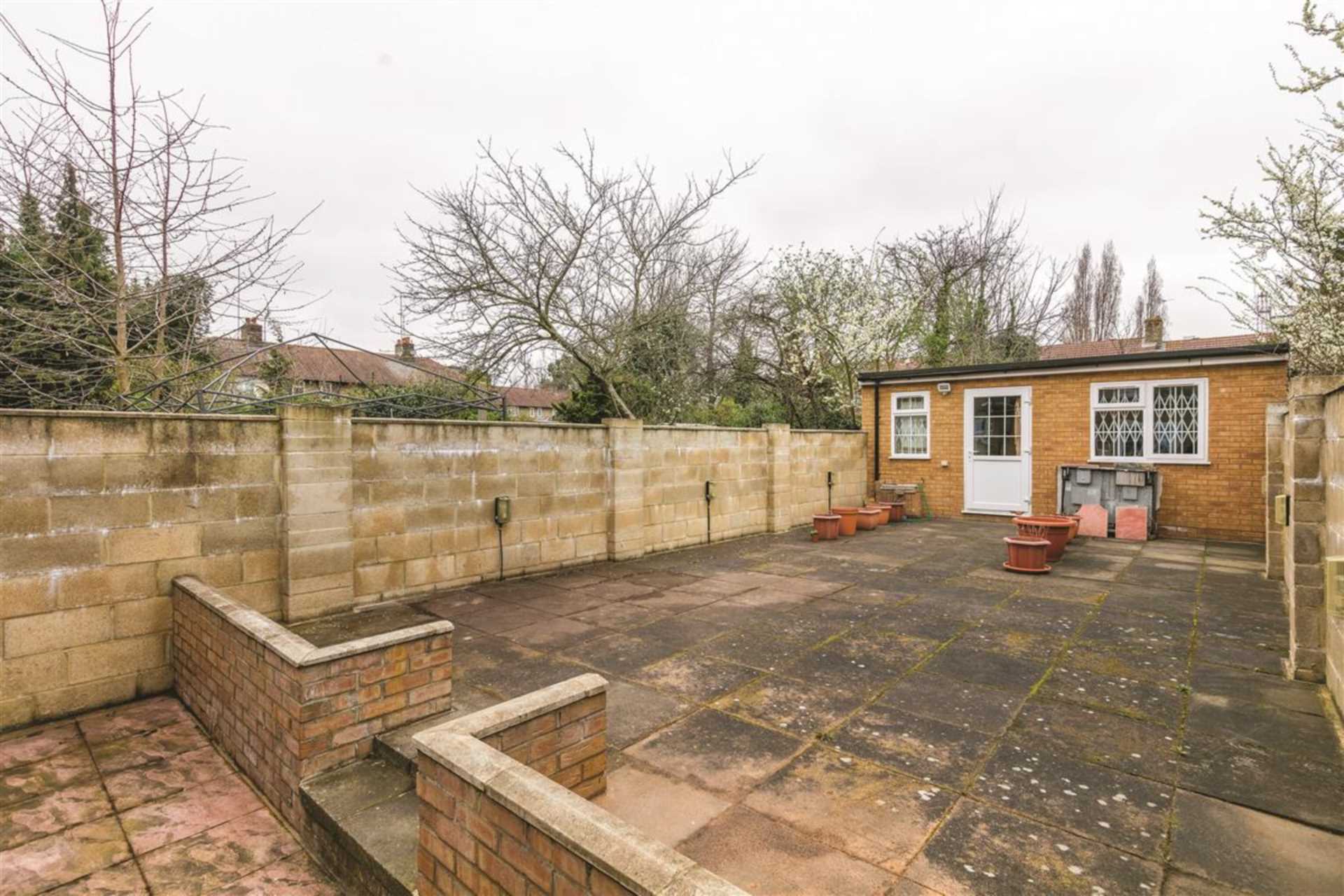 Additional Property Image 4 bedroom Terraced for sale in London 18