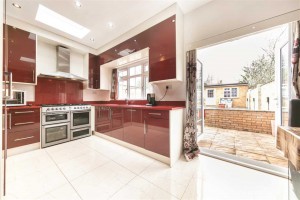 4 bedroom Terraced for sale in London