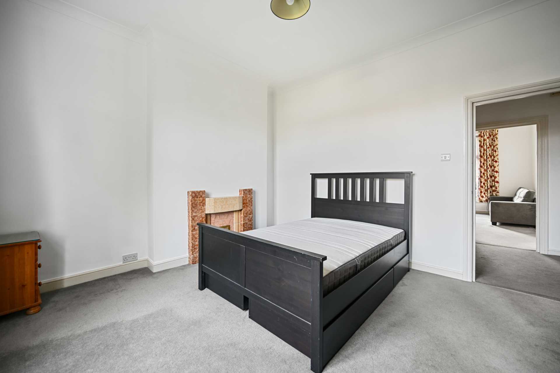 Additional Property Image 1 bedroom Flat for sale in London 2