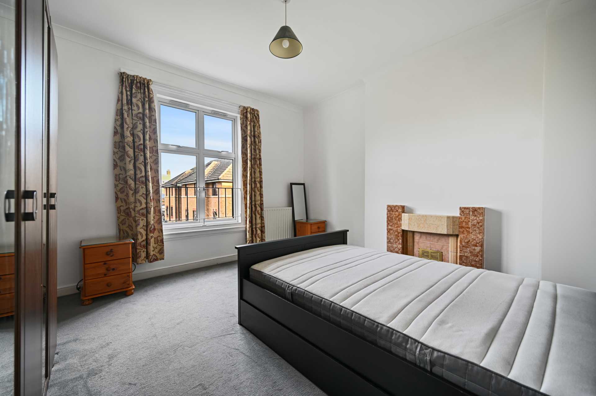 Additional Property Image 1 bedroom Flat for sale in London 9