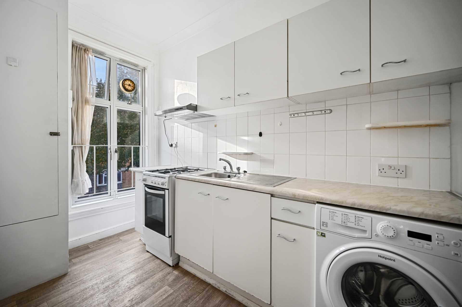 Additional Property Image 1 bedroom Flat for sale in London 10