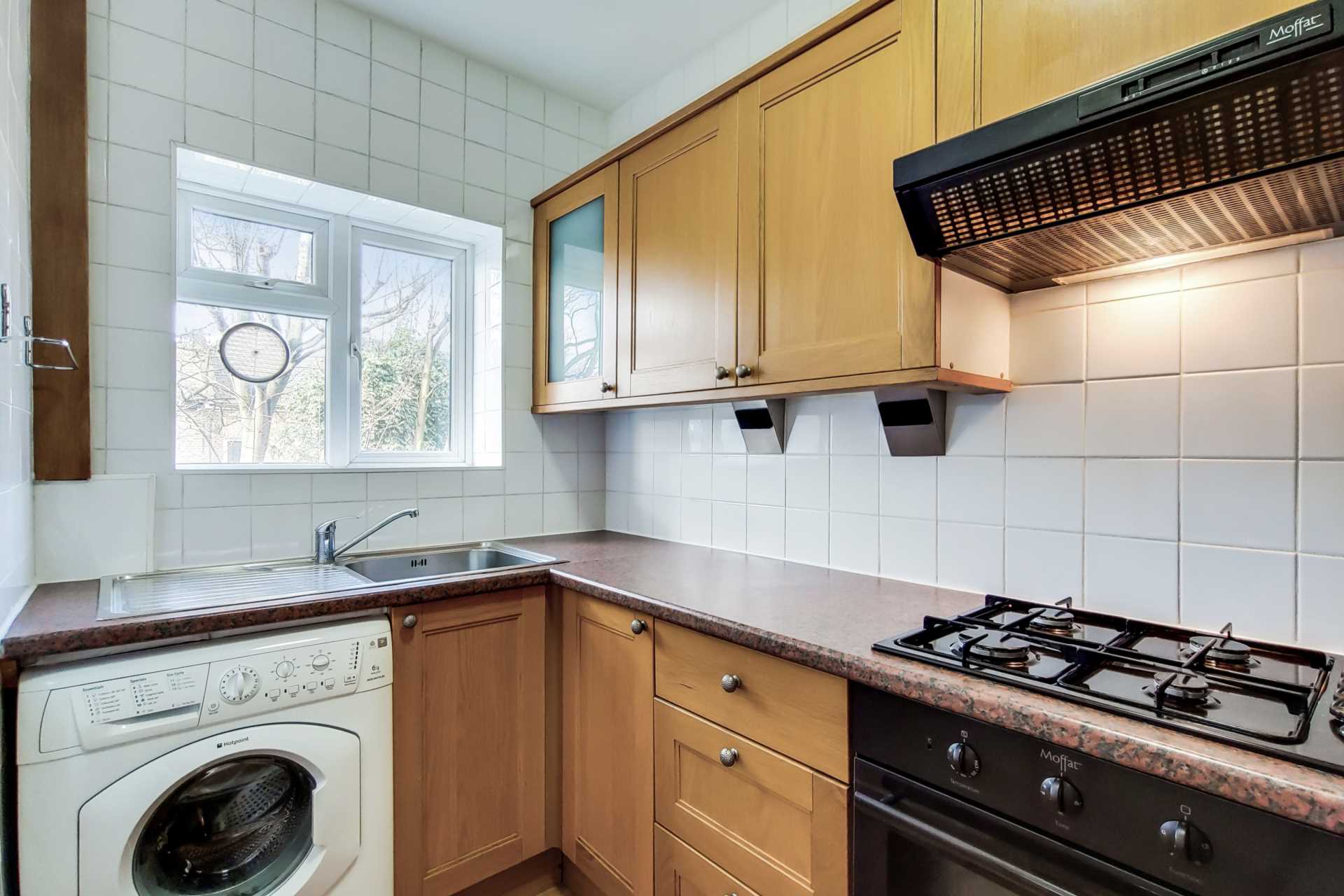 Additional Property Image 2 bedroom Flat for sale in London 6