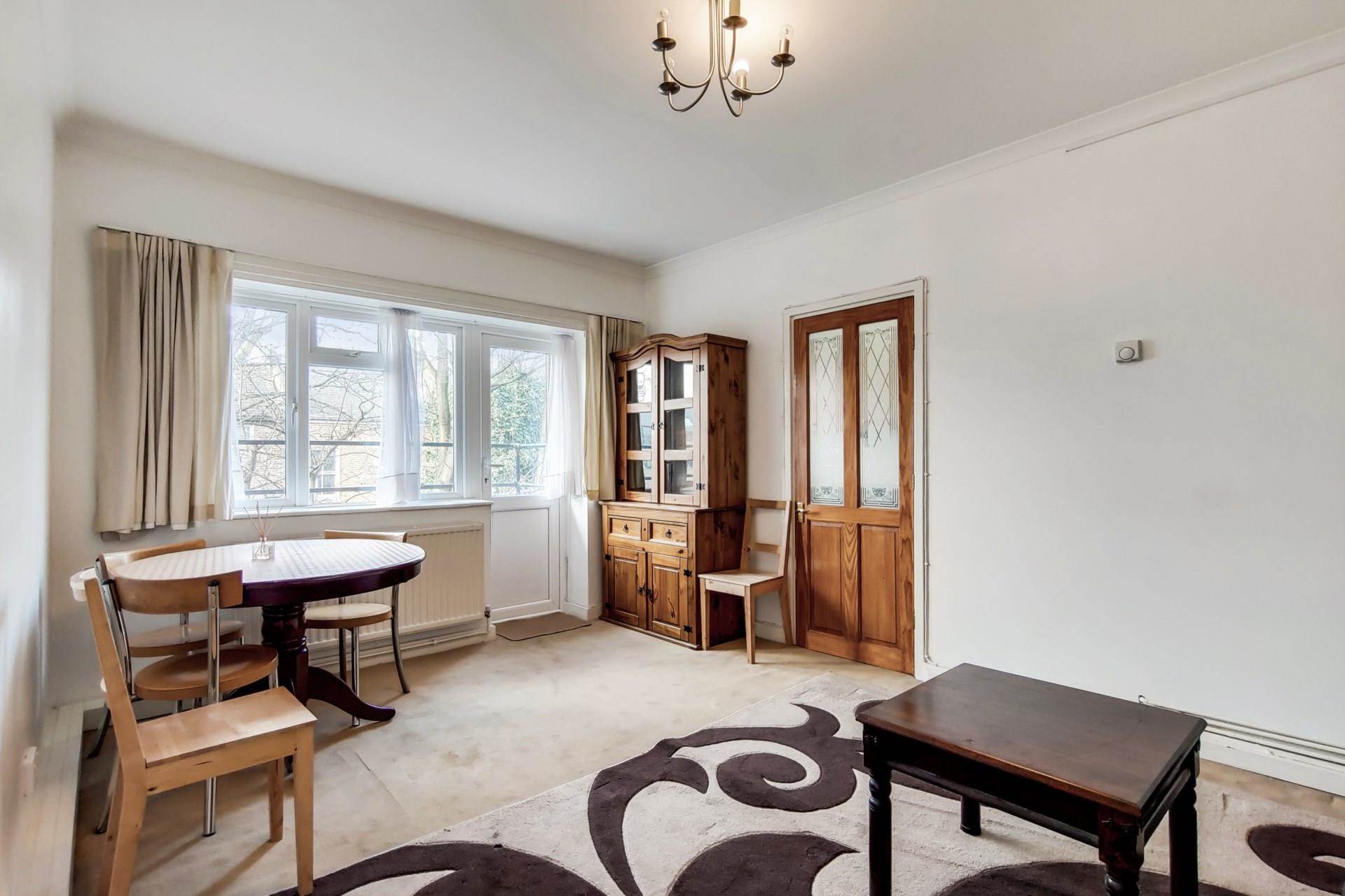 Additional Property Image 2 bedroom Flat for sale in London 9