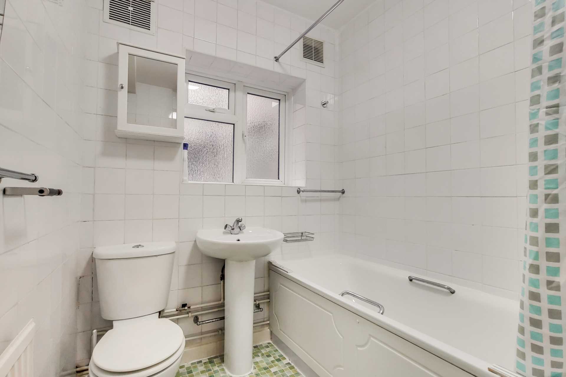 Additional Property Image 2 bedroom Flat for sale in London 11