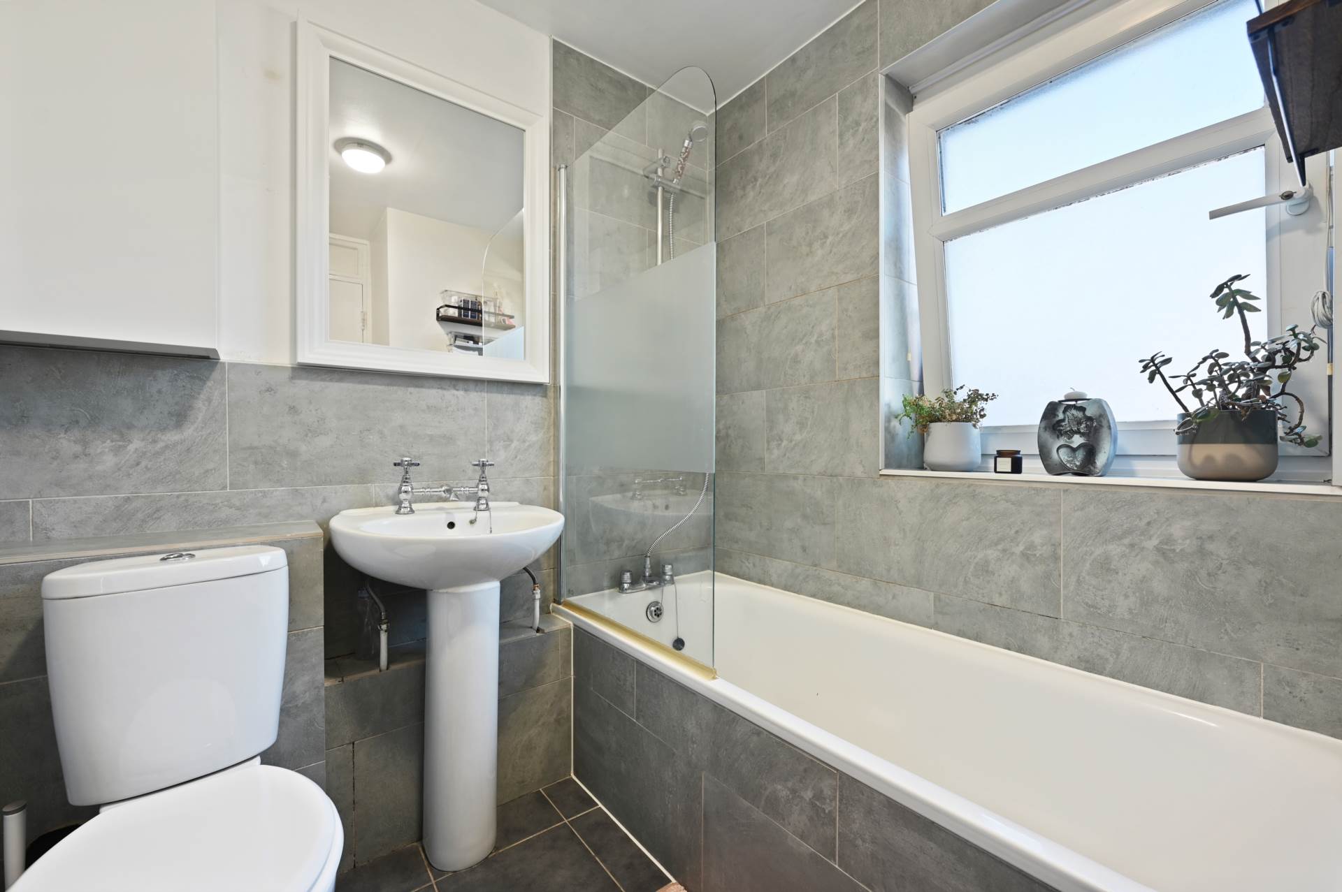 Additional Property Image 1 bedroom Flat for sale in London 11