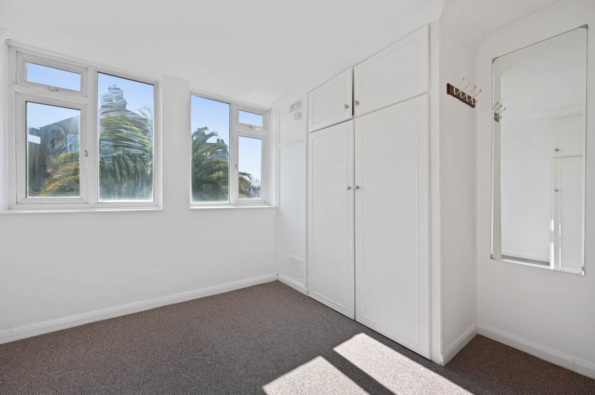 Additional Property Image 2 bedroom Flat for sale in London 9