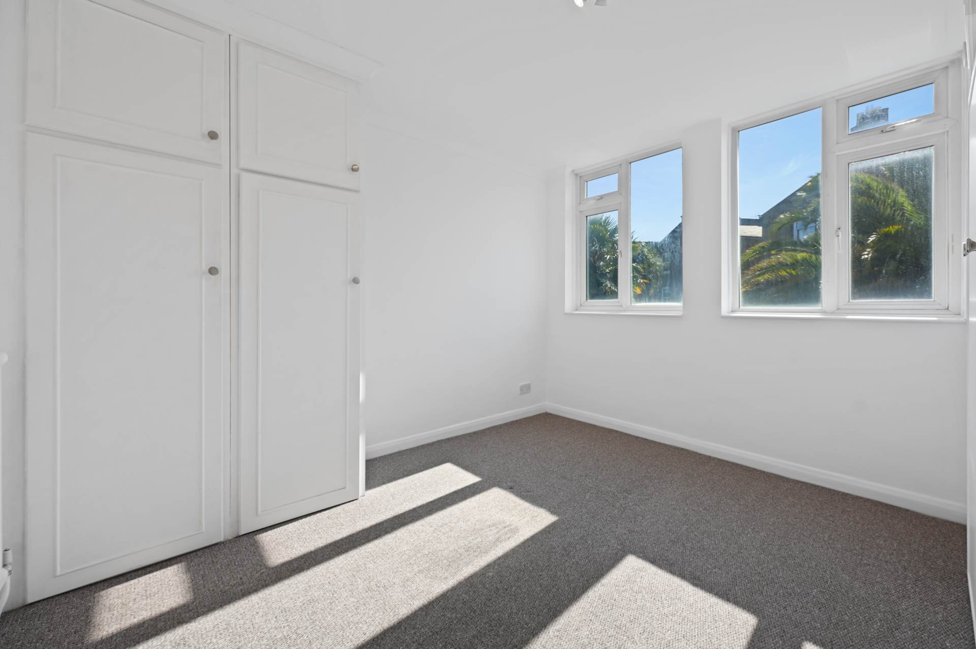 Additional Property Image 2 bedroom Flat for sale in London 6