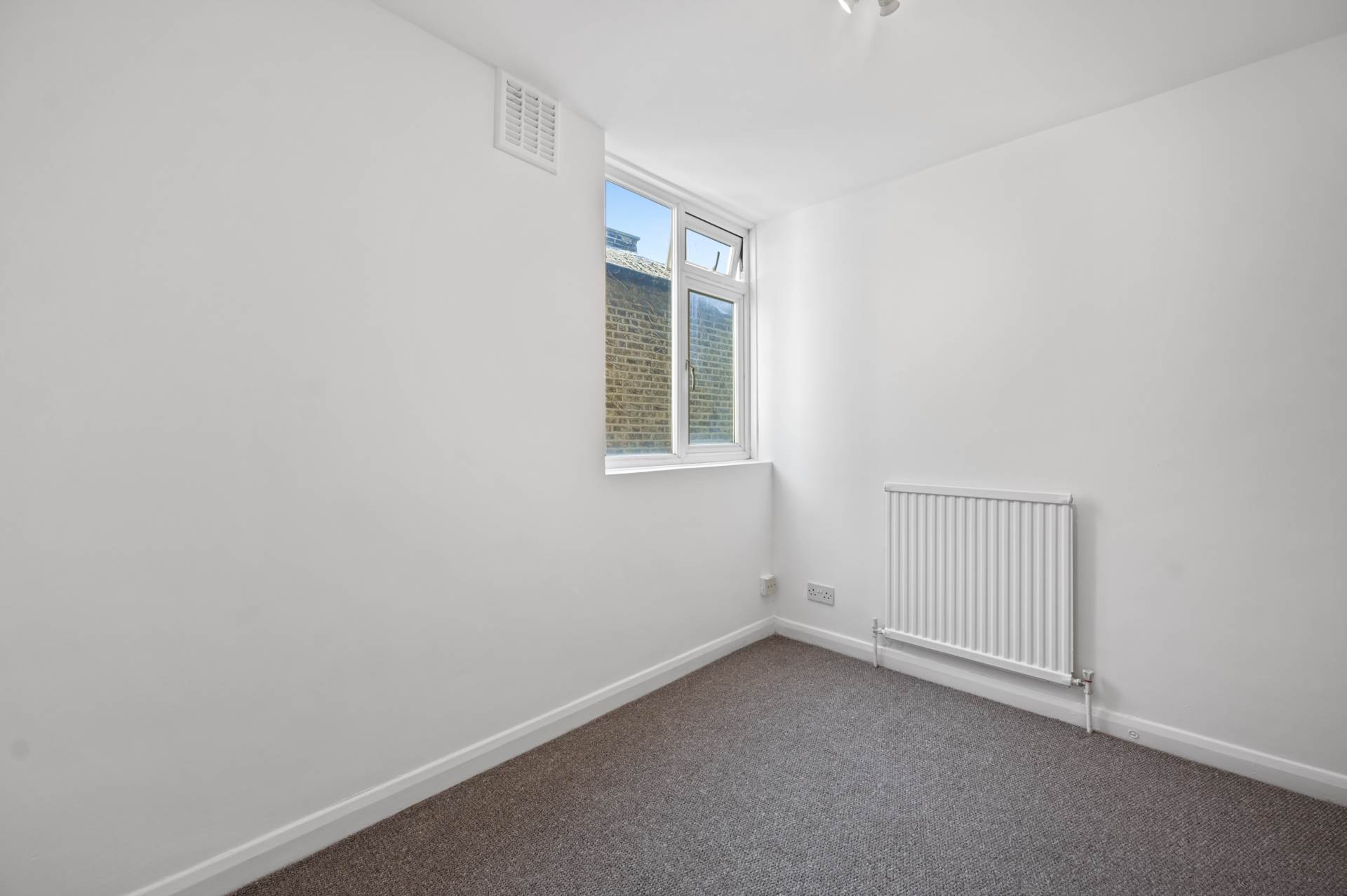 Additional Property Image 2 bedroom Flat for sale in London 7
