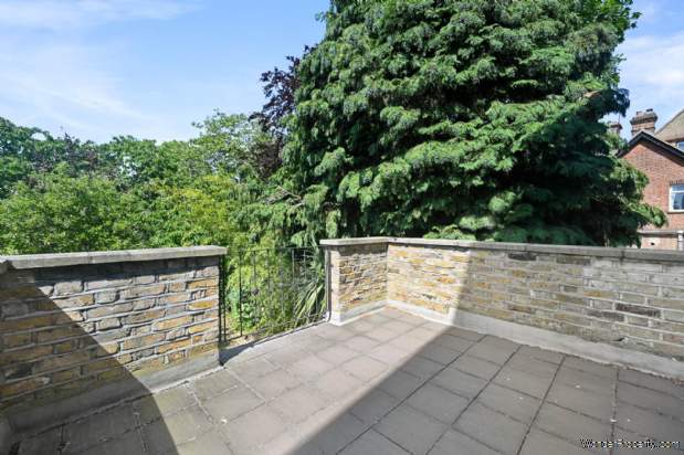 Additional Property Image 4 bedroom End of Terrace for sale in London 10