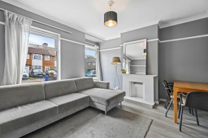 4 bedroom Terraced to rent in London