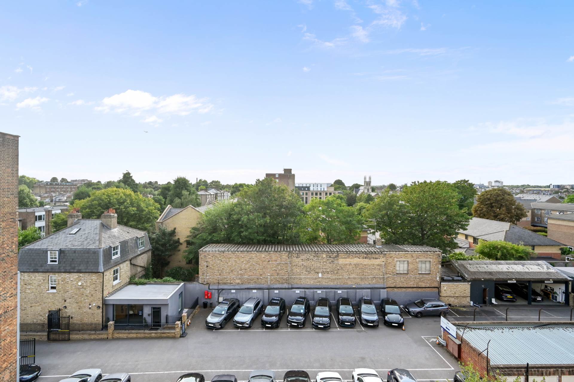 Additional Property Image 2 bedroom Flat for sale in London 8